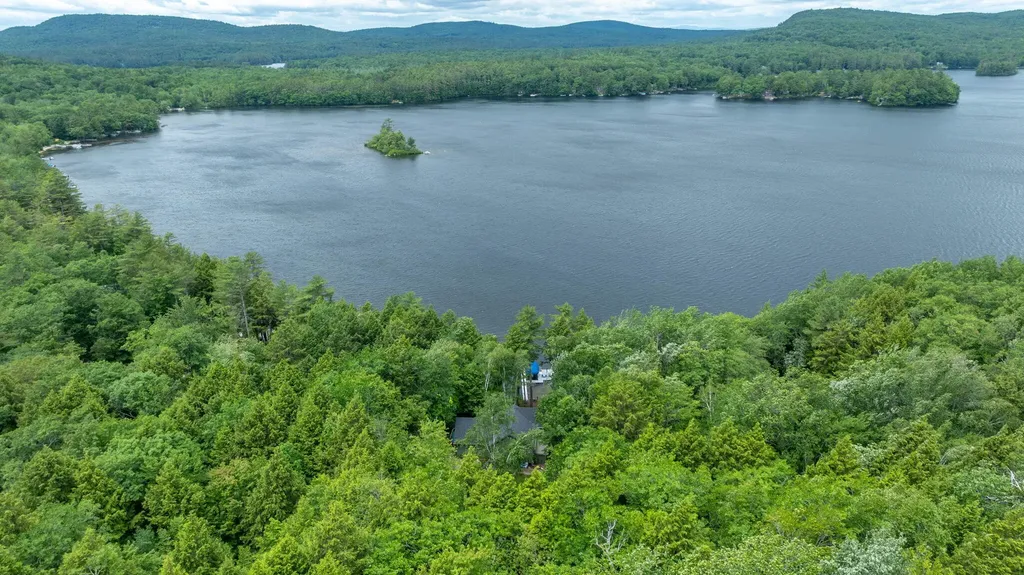 147 Spring Valley Road Raymond ME 04071