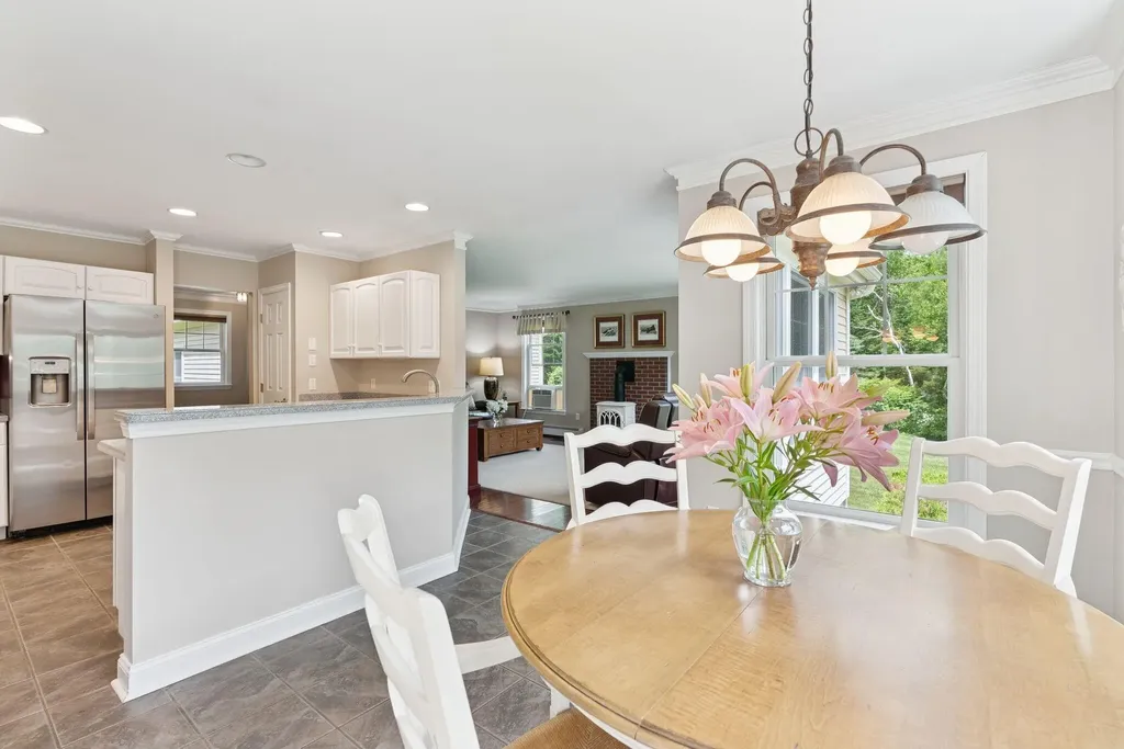 61 Crestview Lane Brunswick ME 04011