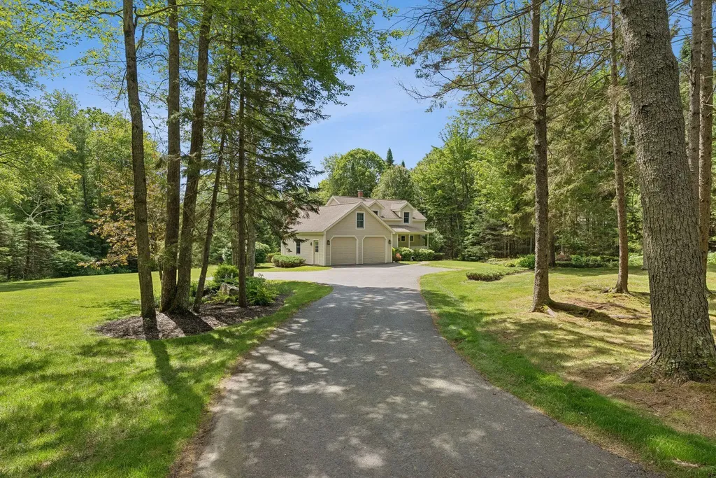 61 Crestview Lane Brunswick ME 04011