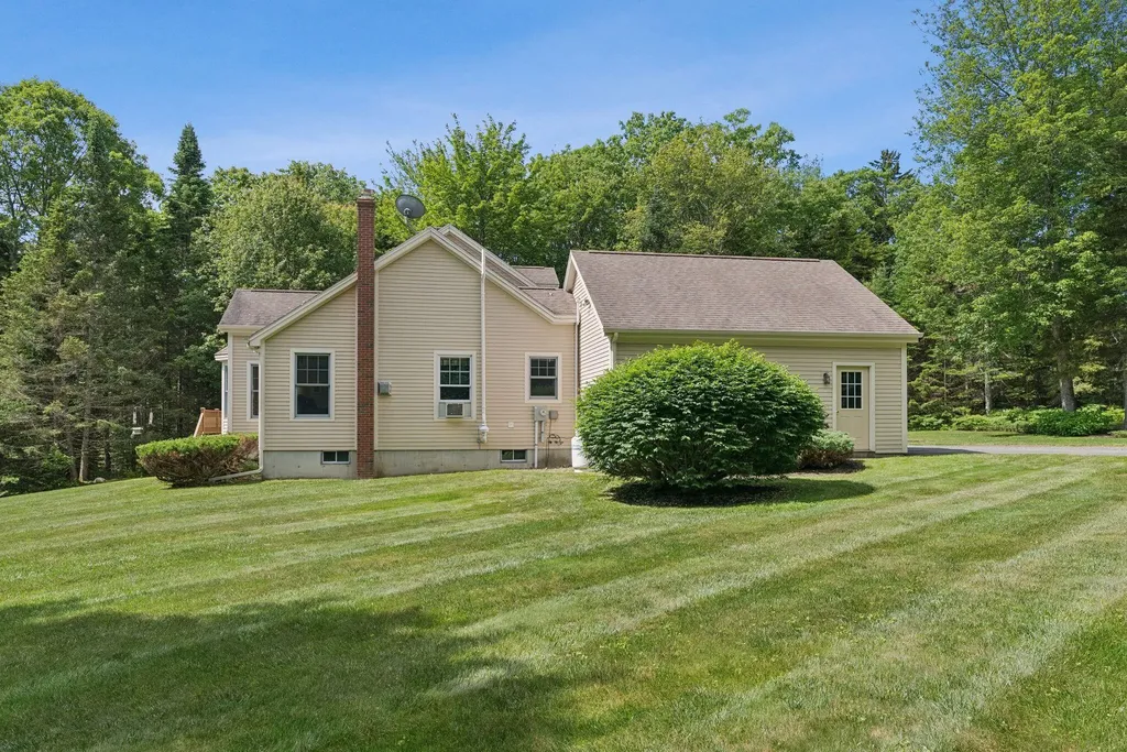61 Crestview Lane Brunswick ME 04011