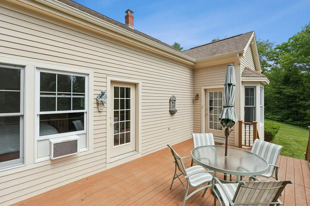 61 Crestview Lane Brunswick ME 04011