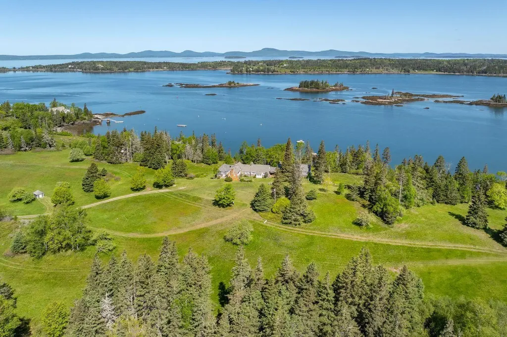 1392 North Haven Road Vinalhaven ME 04863