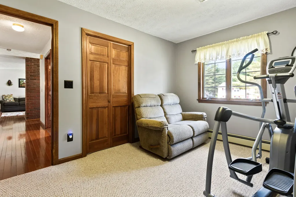 224 Sunderland Drive Auburn ME 04210