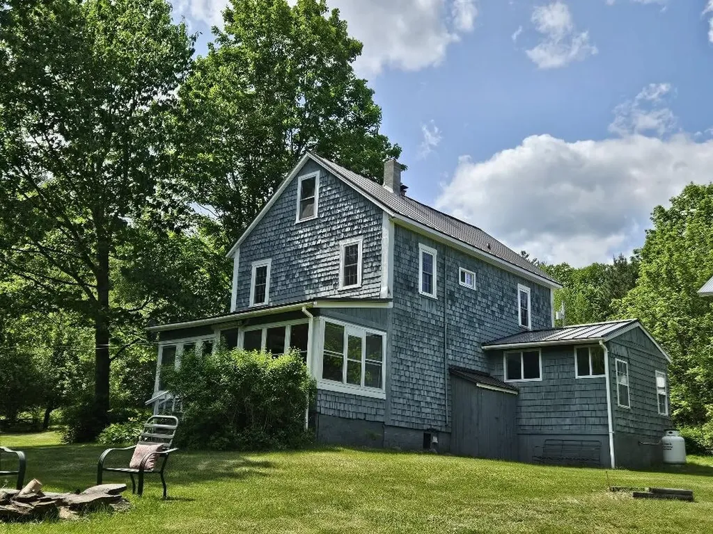 28 Varnum Pond Road Temple ME 04984