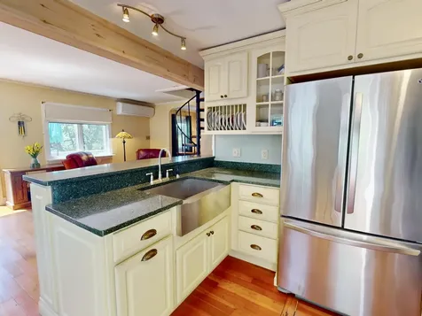 75 York Road Vinalhaven ME 04863
