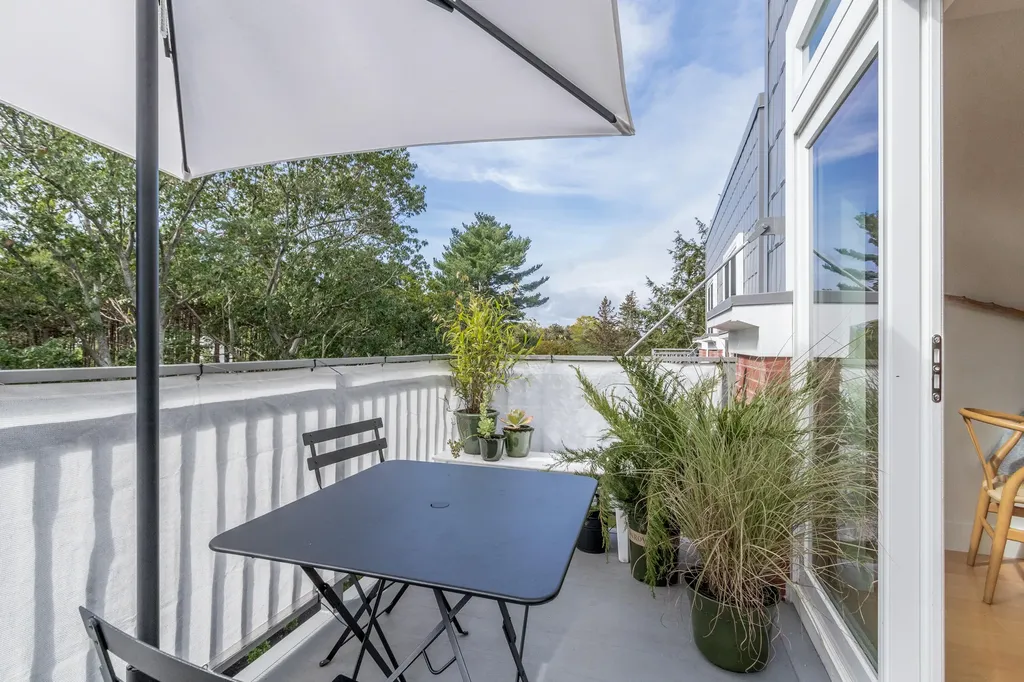 75 Mcauley Way Portland ME 04103