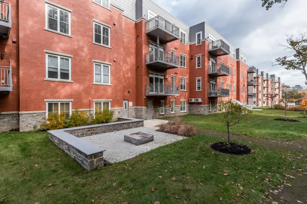 75 Mcauley Way Portland ME 04103