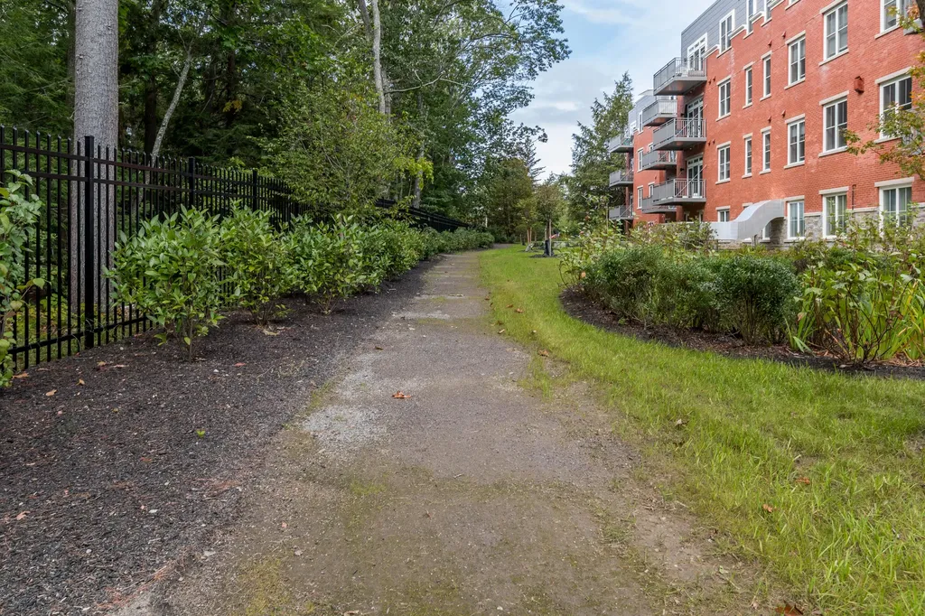 75 Mcauley Way Portland ME 04103