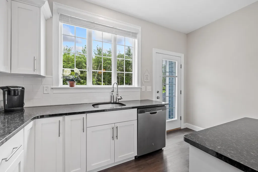 30 Pepperell Way Arundel ME 04046
