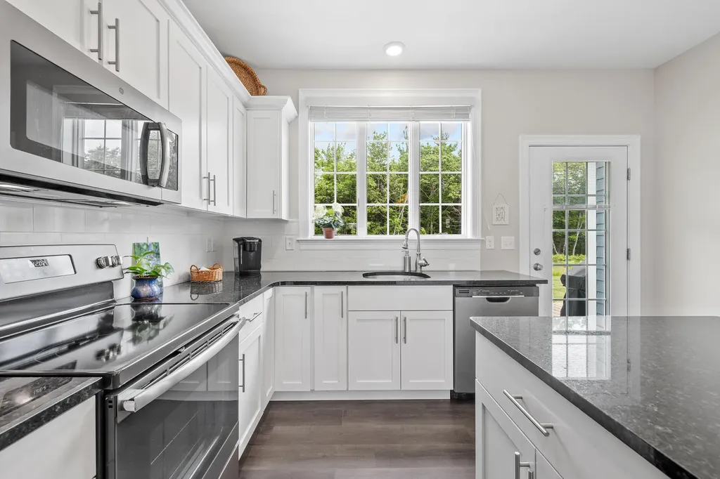 30 Pepperell Way Arundel ME 04046