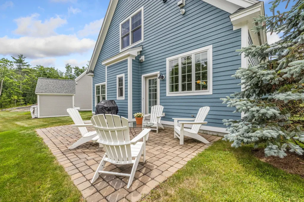 30 Pepperell Way Arundel ME 04046