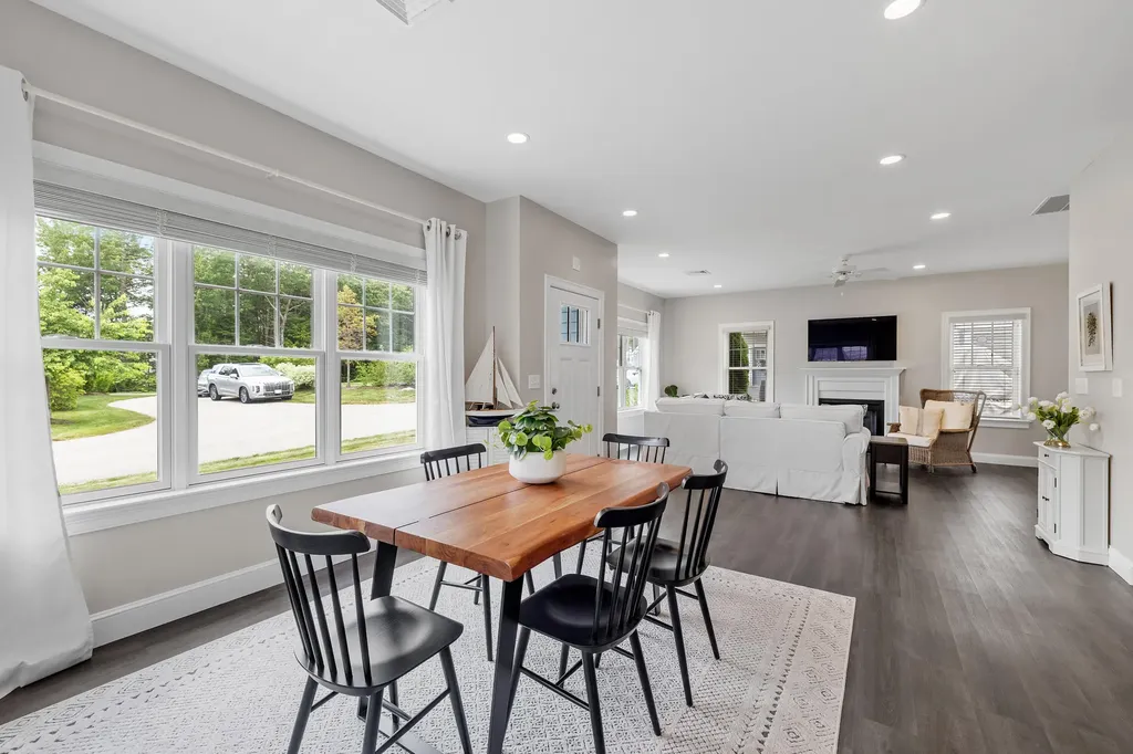 30 Pepperell Way Arundel ME 04046