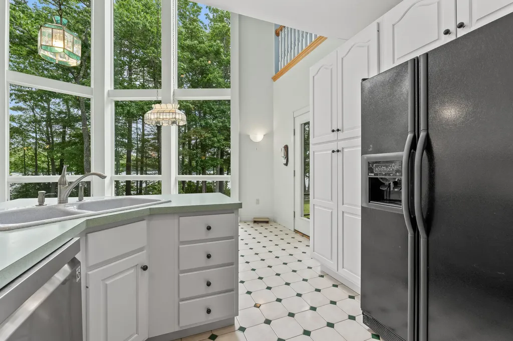 73 Hodsdon Lane Jefferson ME 04348