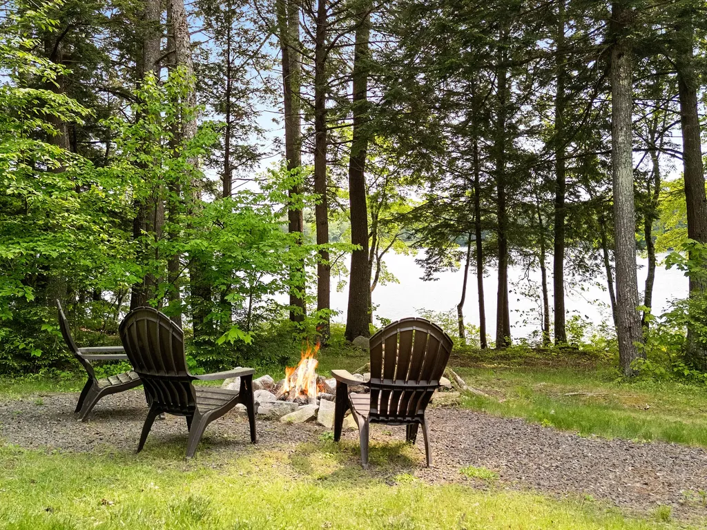 660 Sprague Road Waldoboro ME 04572