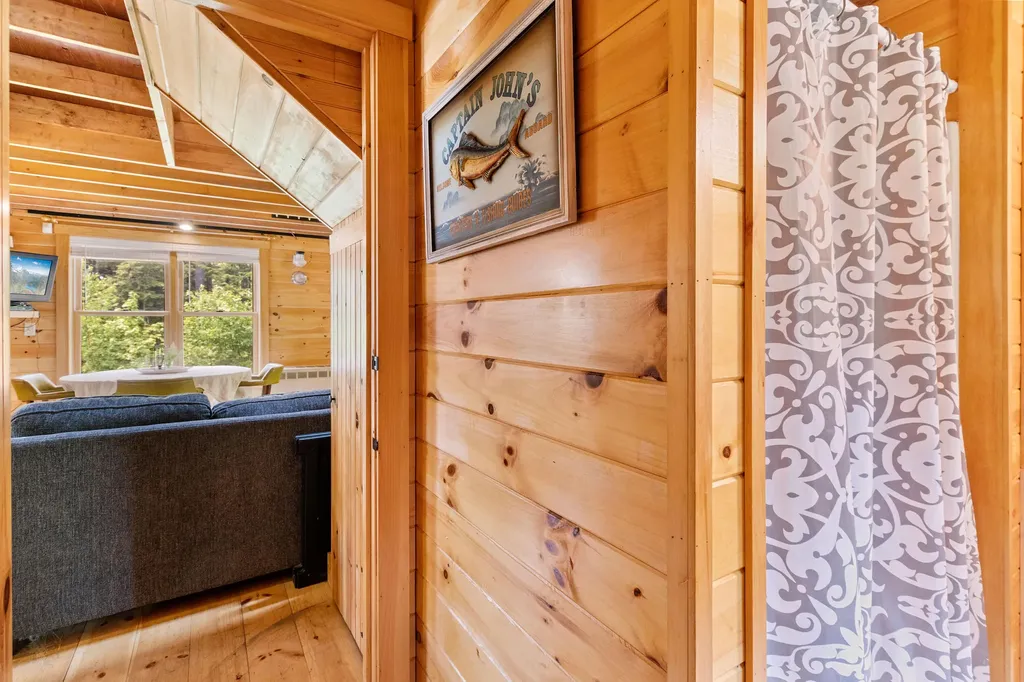 660 Sprague Road Waldoboro ME 04572
