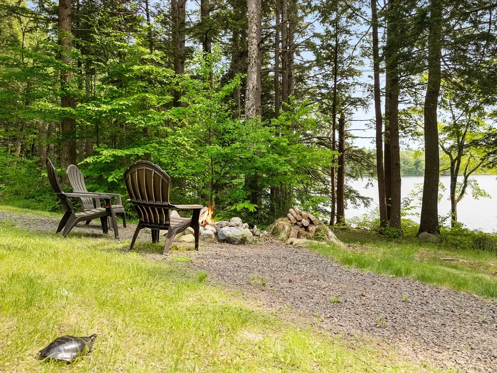 660 Sprague Road Waldoboro ME 04572