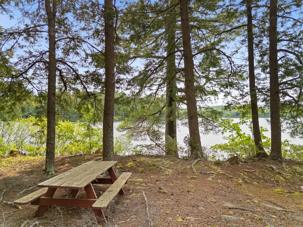 660 Sprague Road Waldoboro ME 04572