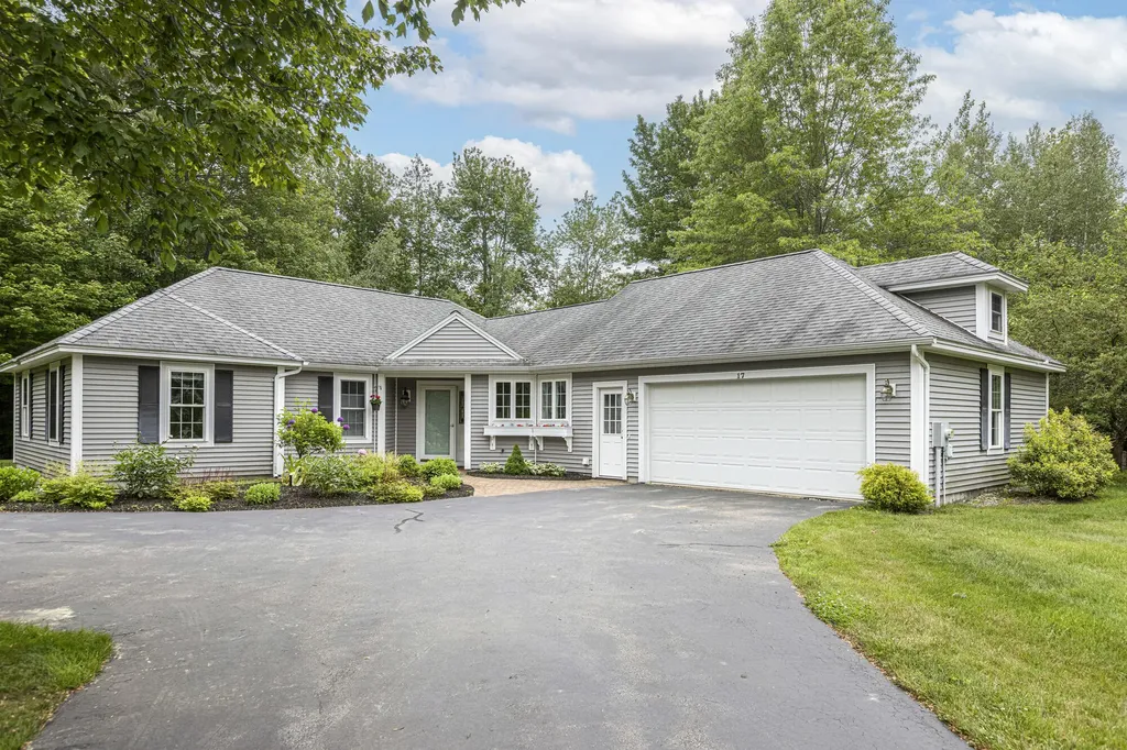 17 Lilac Lane Scarborough ME 04074