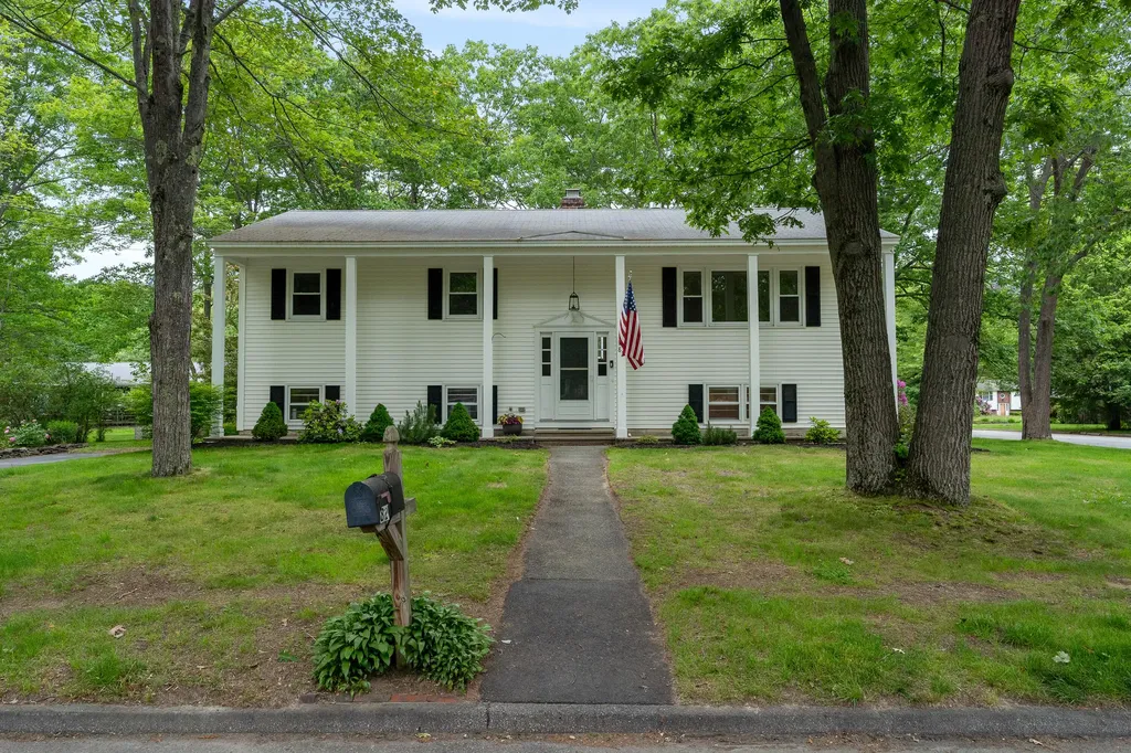 82 Hennessey Avenue Brunswick ME 04011