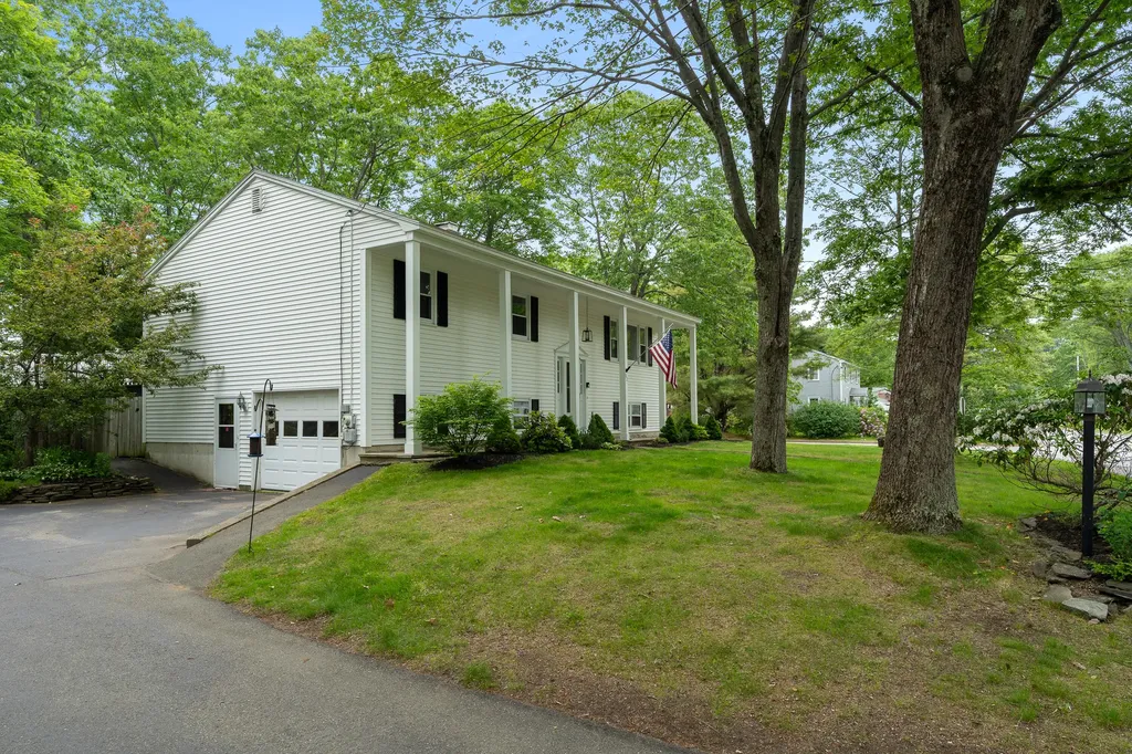 82 Hennessey Avenue Brunswick ME 04011