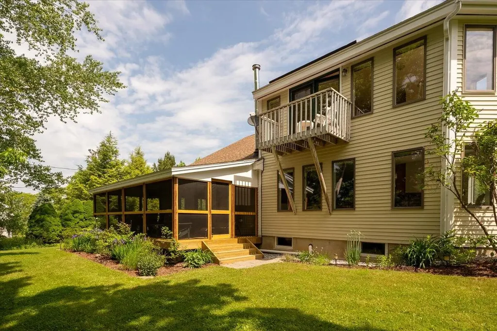 76 Donahue Drive South Thomaston ME 04858