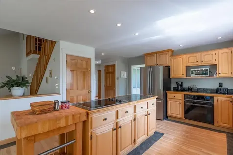 76 Donahue Drive South Thomaston ME 04858