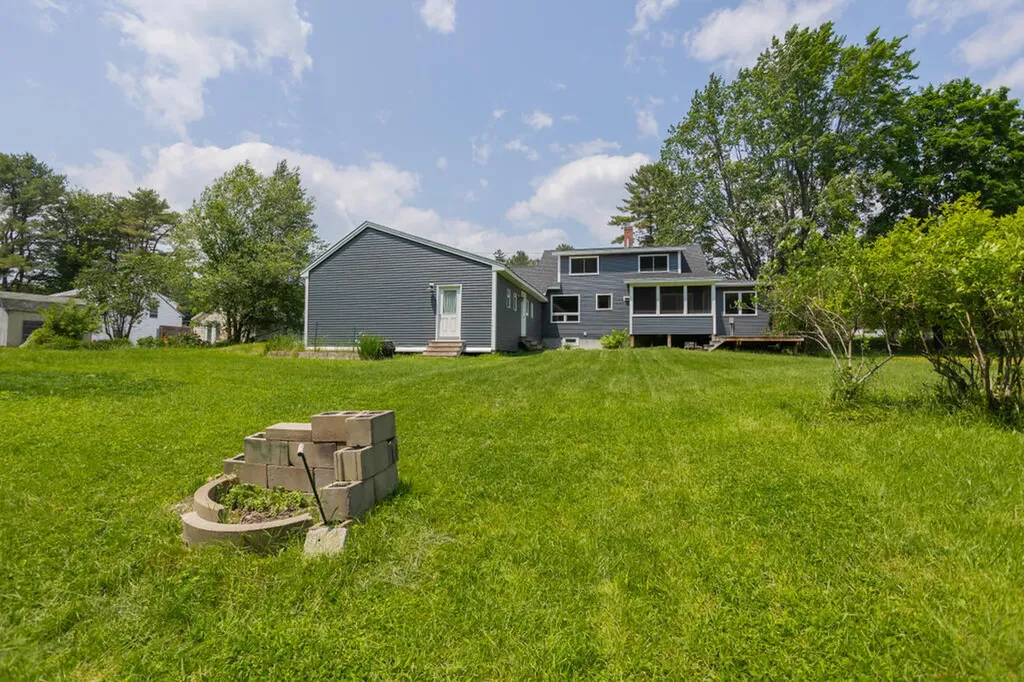 189 Middle Street Farmington ME 04938