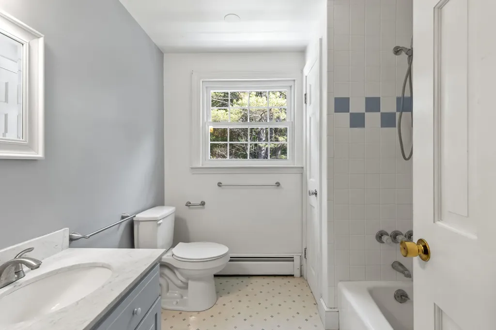 121 Woodville Road Falmouth ME 04105