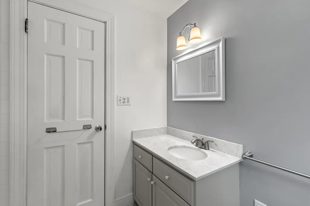 121 Woodville Road Falmouth ME 04105