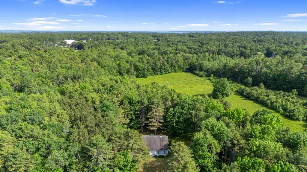 121 Woodville Road Falmouth ME 04105
