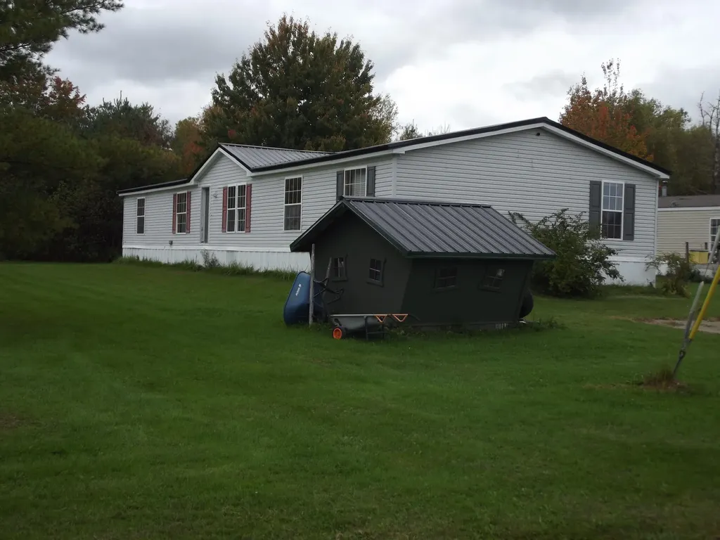 65 Penney Lane Bradley ME 04411