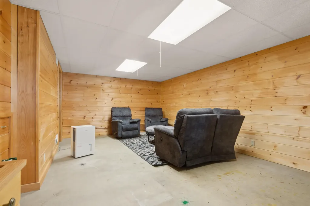 517 Shelton Trail Rangeley Plt ME 04970