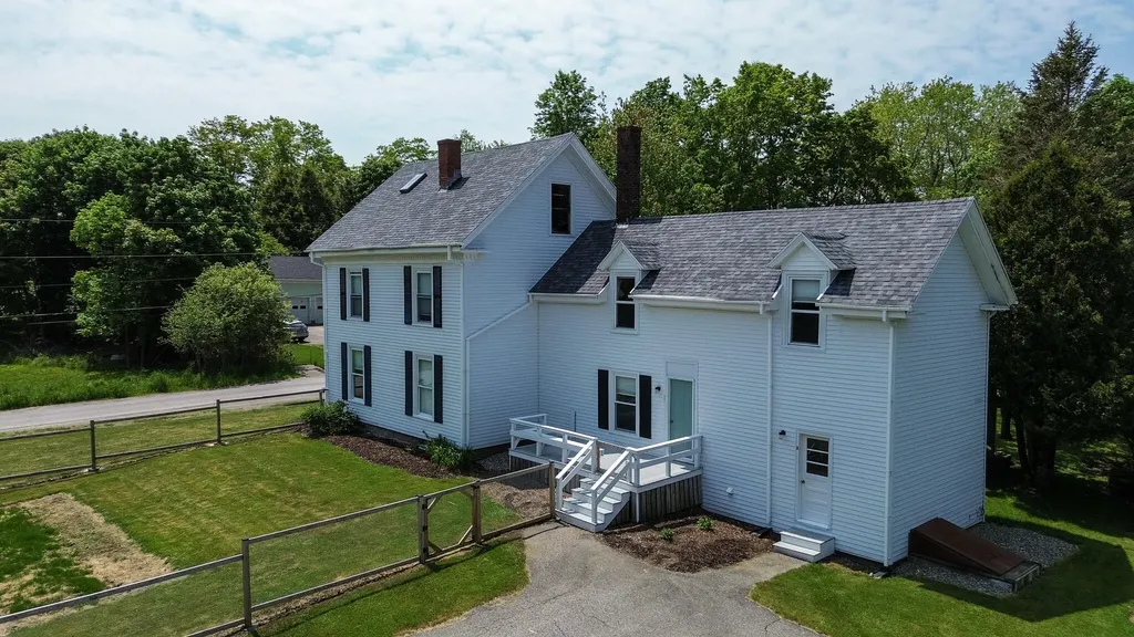 11 Gardner Avenue Machias ME 04654