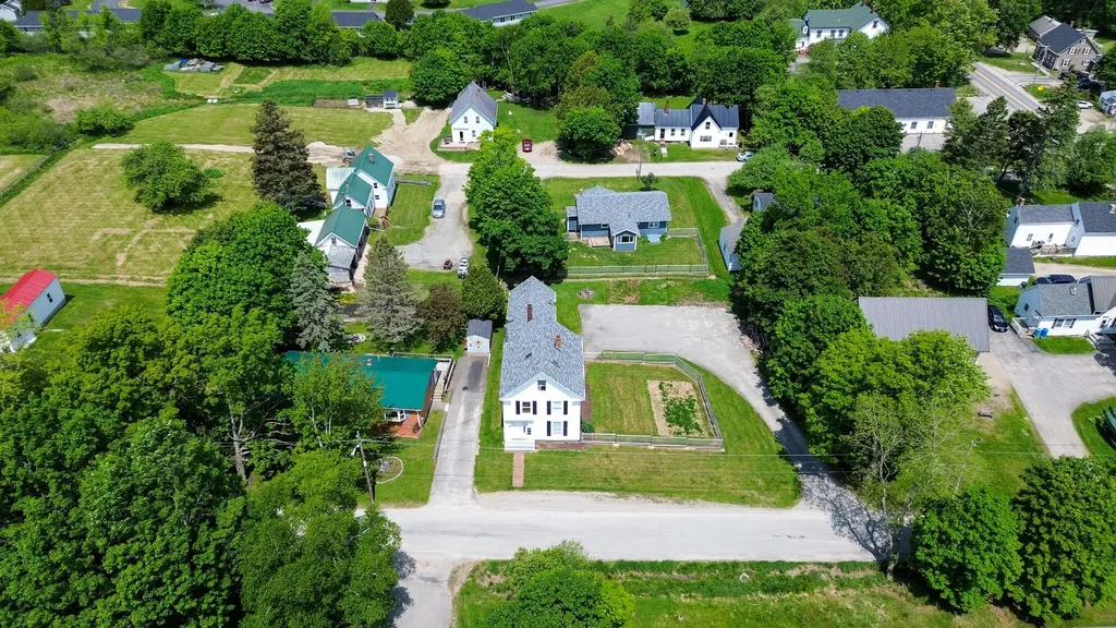 11 Gardner Avenue Machias ME 04654
