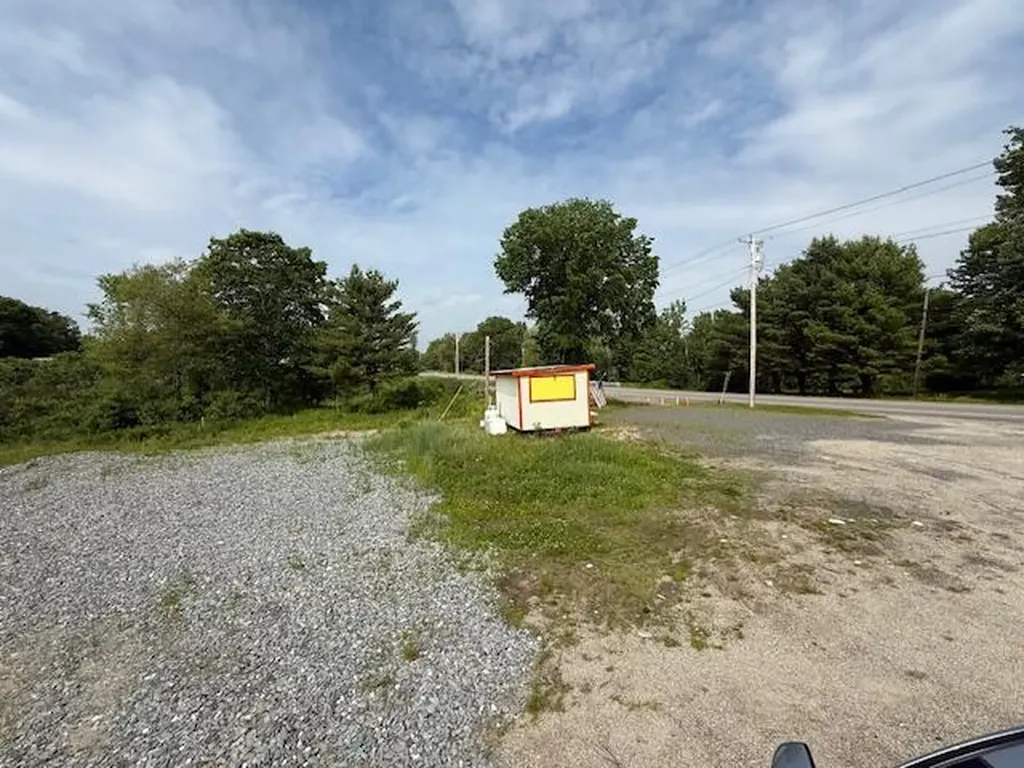 951 Us Route 202 Greene ME 04236