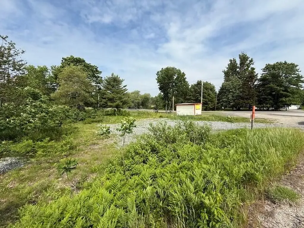 951 Us Route 202 Greene ME 04236