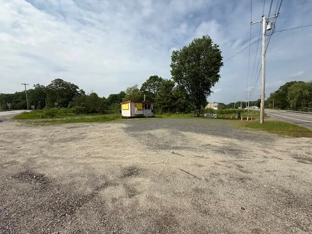 951 Us Route 202 Greene ME 04236