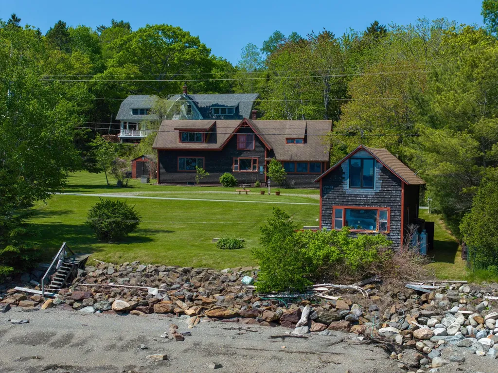 364 & 367 Main Road Islesboro ME 04848