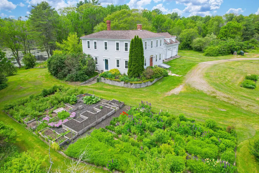511 Main Road Phippsburg ME 04562