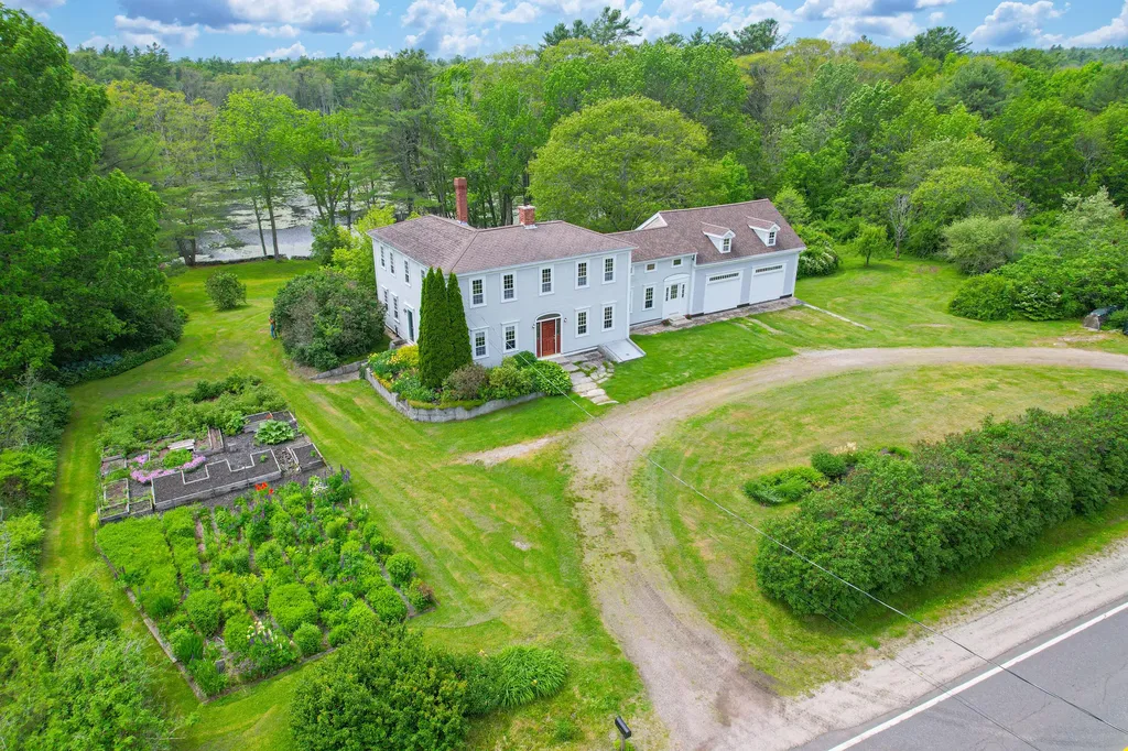 511 Main Road Phippsburg ME 04562