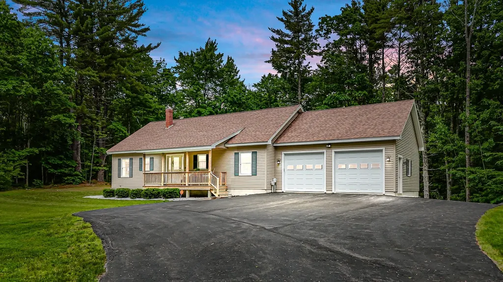 5 Willard Way Raymond ME 04071