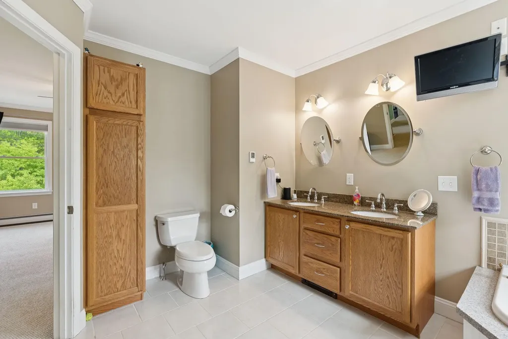 26 Serenity Lane Topsham ME 04086