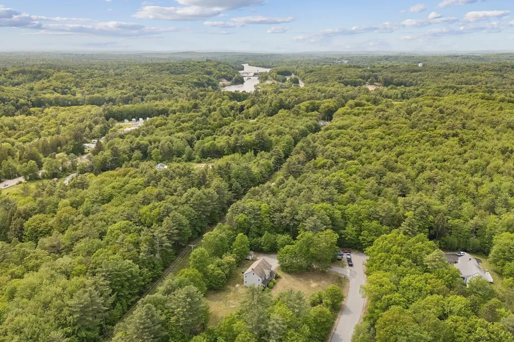 26 Serenity Lane Topsham ME 04086