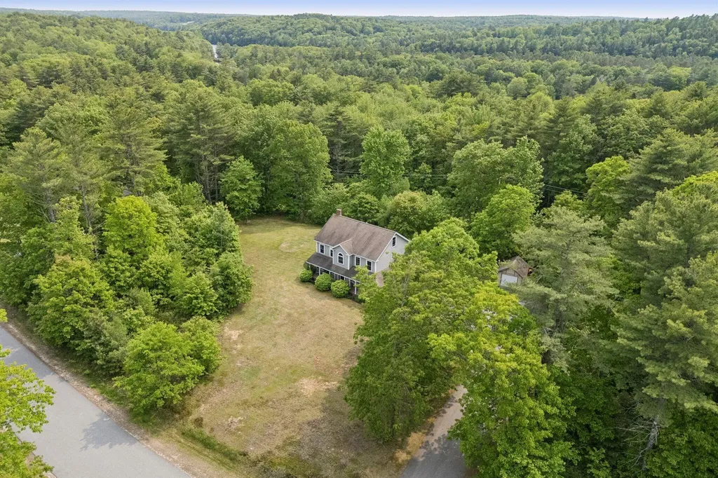 26 Serenity Lane Topsham ME 04086