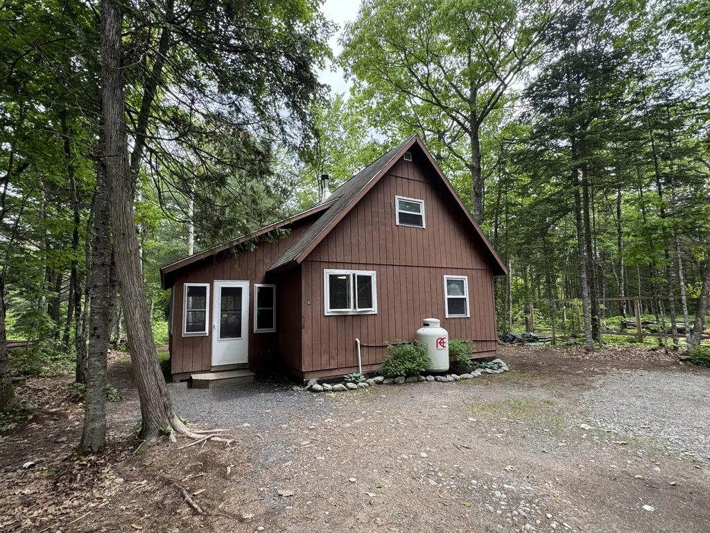 6 Maple Drive Abbot ME 04406