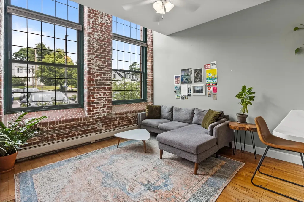 30 Lincoln Street Westbrook ME 04092