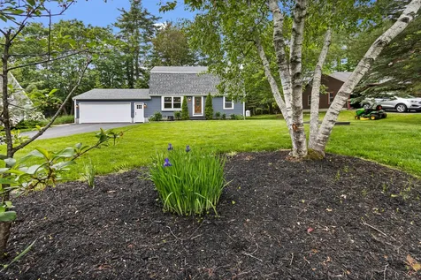 13 Carriage Way Scarborough ME 04074