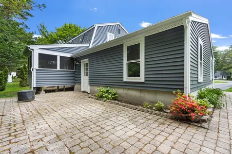 13 Carriage Way Scarborough ME 04074