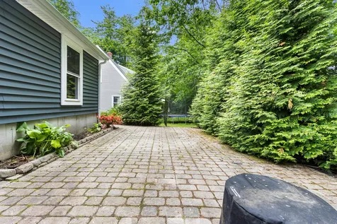 13 Carriage Way Scarborough ME 04074