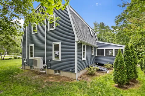 13 Carriage Way Scarborough ME 04074